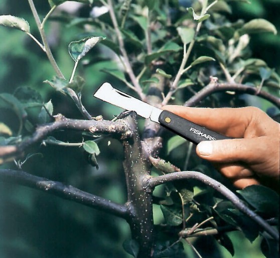 Нож садовый плоский для прививок Fiskars K60, 125900